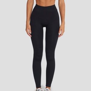 Cropshop Boutique CSB Isabelle Marthers Seamless Leggings in Black Size XS